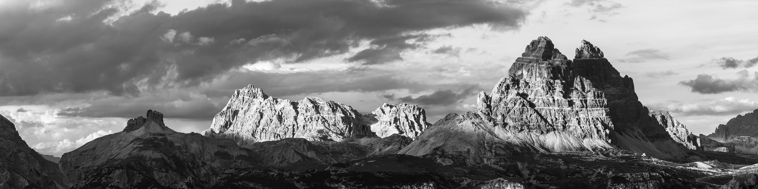 Fotografia panoramica con vista su Tre Scarperi e Tre Cime di Lavaredo